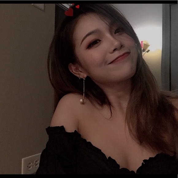 Meet your Posher, Elvira - Picture 1 of 1